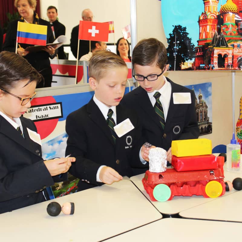 Feria de proyectos de primaria en Cumbres Bosques