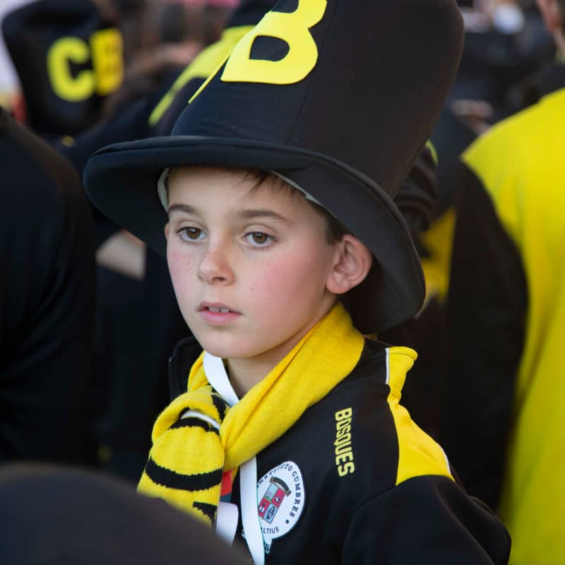 Alumno de Cumbres Bosques en asamblea